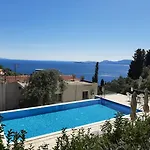 Apartment Zeus With Private Pool And Sea View *