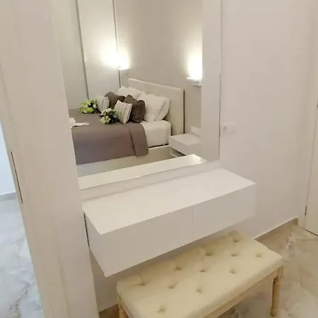 Zeus With Private Pool And Sea View דירה *