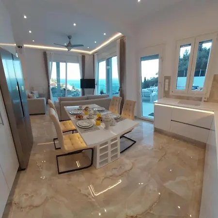 Zeus With Private Pool And Sea View דירה ניסקי