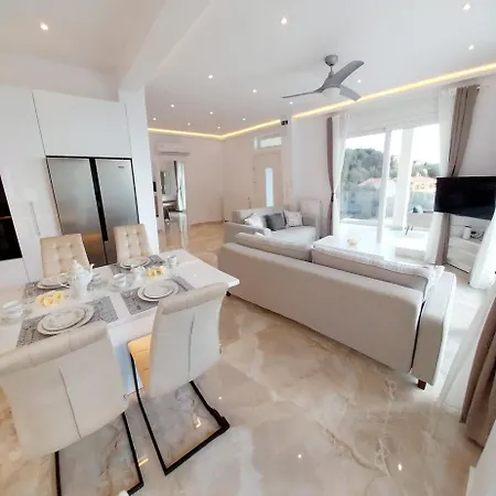 דירה Zeus With Private Pool And Sea View ניסקי