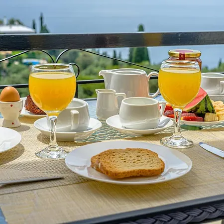 Zeus With Private Pool And Sea View Apartmán