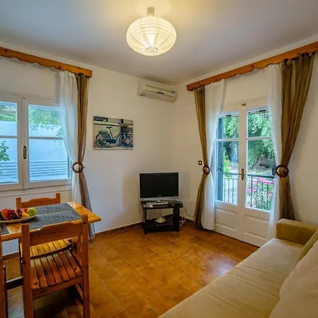 Zeus With Private Pool And Sea View Apartamento