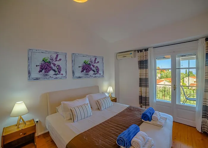Zeus With Private Pool And Sea View Apartament