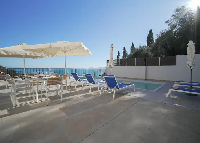 Zeus With Private Pool And Sea View Apartament *