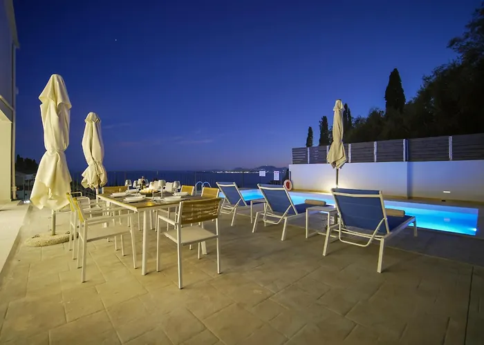 Zeus With Private Pool And Sea View Apartament