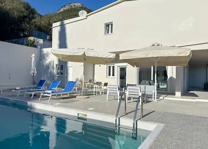 Zeus With Private Pool And Sea View Apartament *
